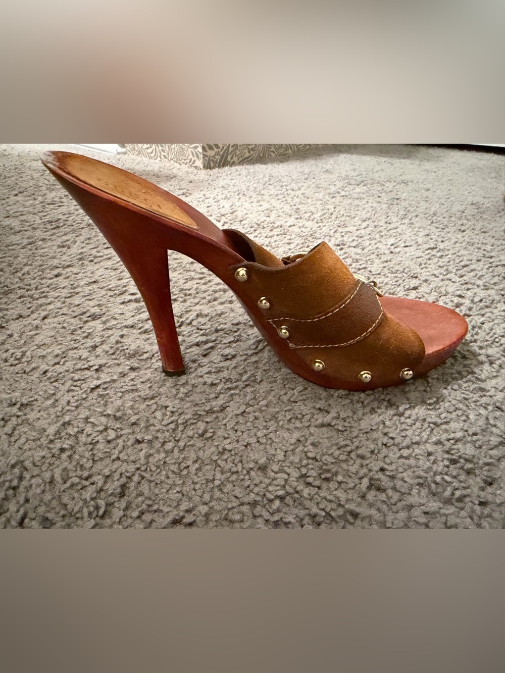 Women’s Gucci Brown Suede Horsebit Mule Sandals with Gold Hardware - Picture 3 of 10